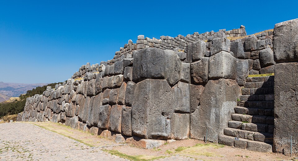 Cusco — local market for manufacturer and distributor portals