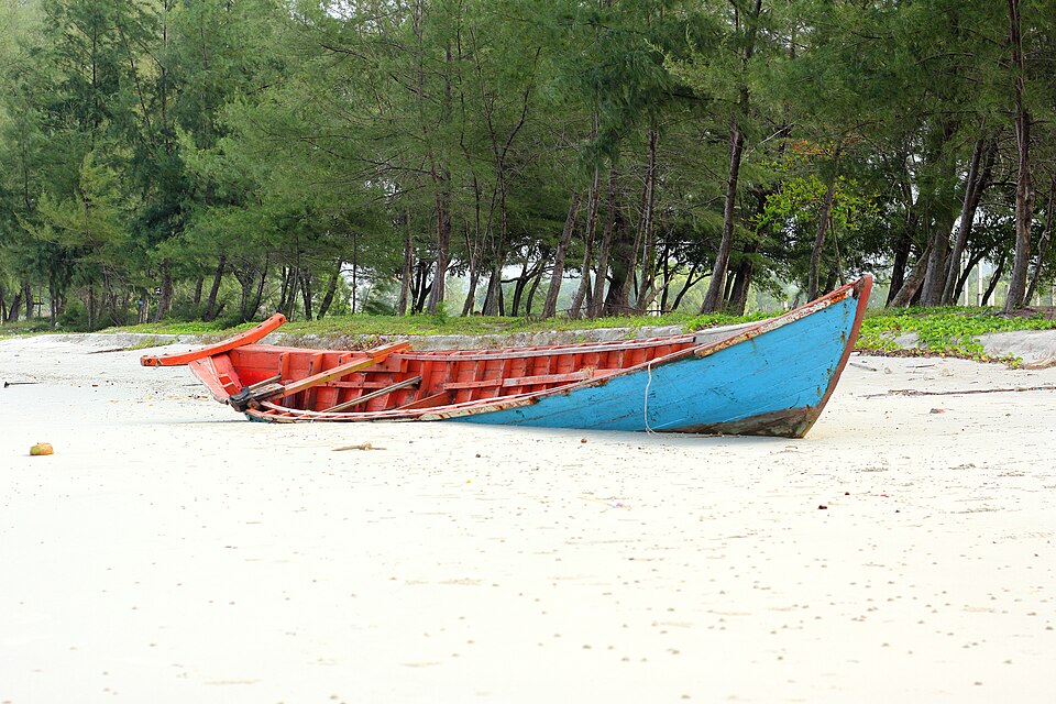 Sihanoukville — local market for service booking platforms