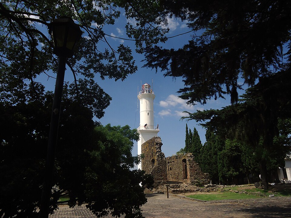Colonia del Sacramento — manufacturer and distributor portals for local businesses