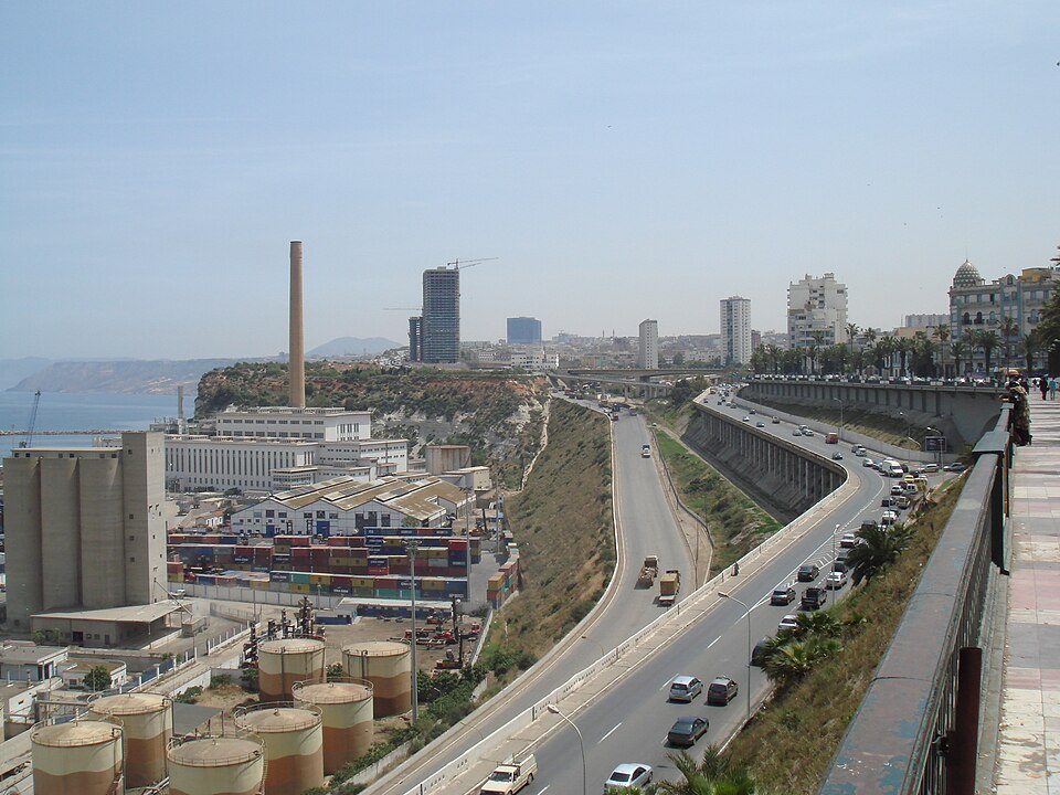 Oran — local market for custom e-commerce platforms