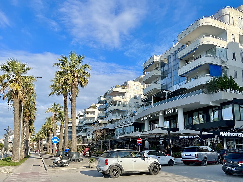Vlorë — local market for service booking platforms