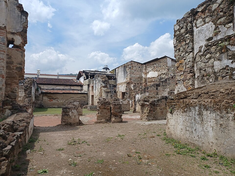 Antigua Guatemala — local market for manufacturer and distributor portals