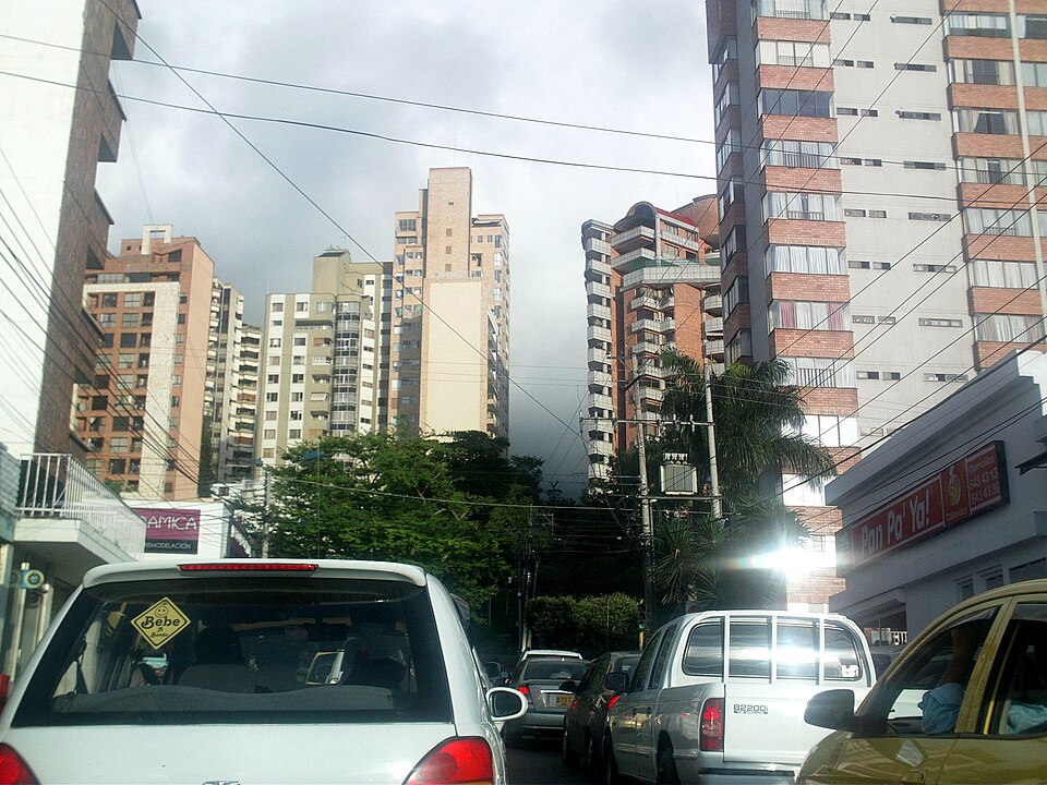 Bucaramanga — international and multi-region stores for local businesses