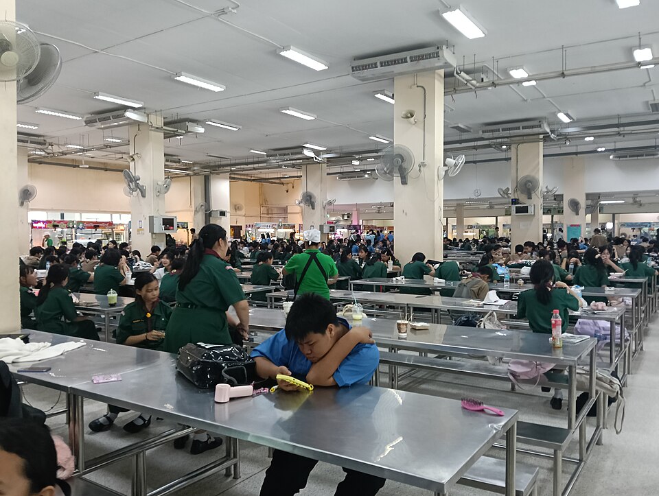 Khon Kaen — local market for service booking platforms