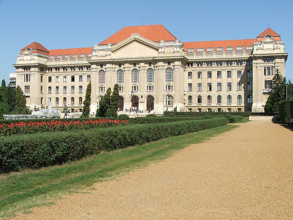 Debrecen — local market for online stores