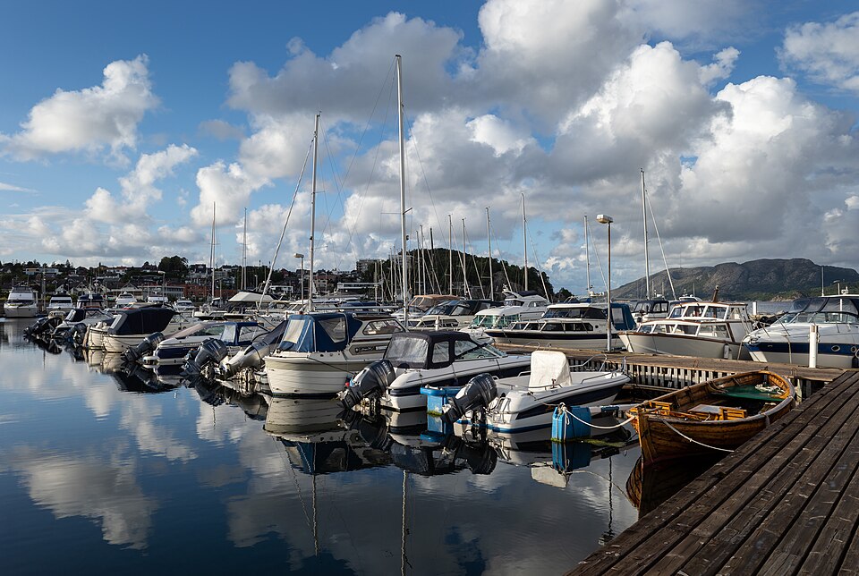 Sandnes — local market for B2B and wholesale portals