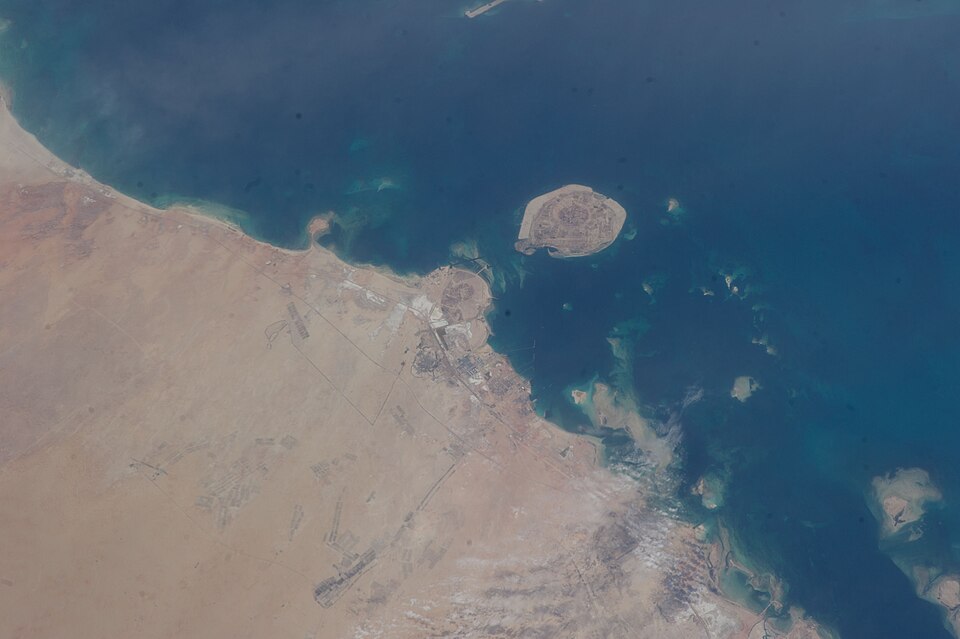 United Arab Emirates — custom e-commerce platforms for local businesses