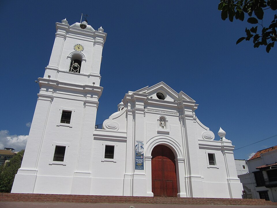 Santa Marta — manufacturer and distributor portals for local businesses