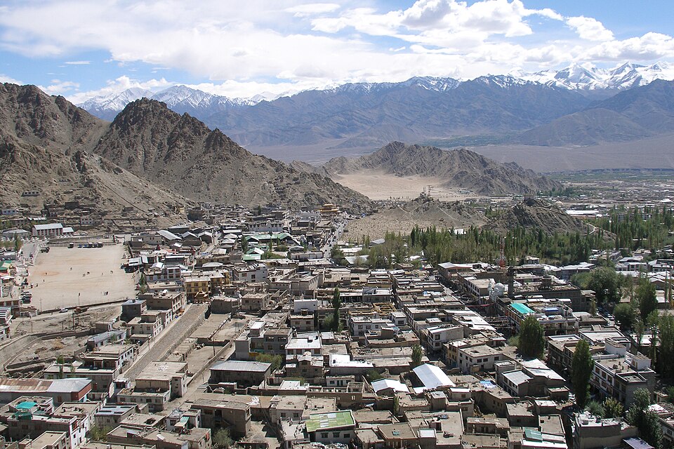 Leh — local market for manufacturer and distributor portals