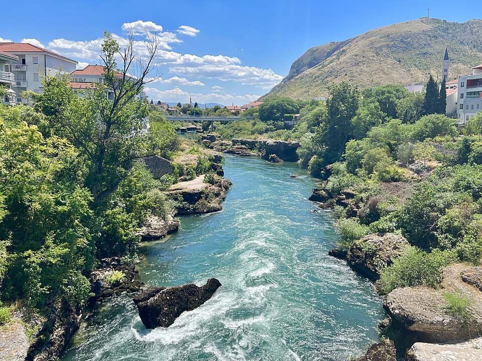 Mostar — local market for mobile commerce apps