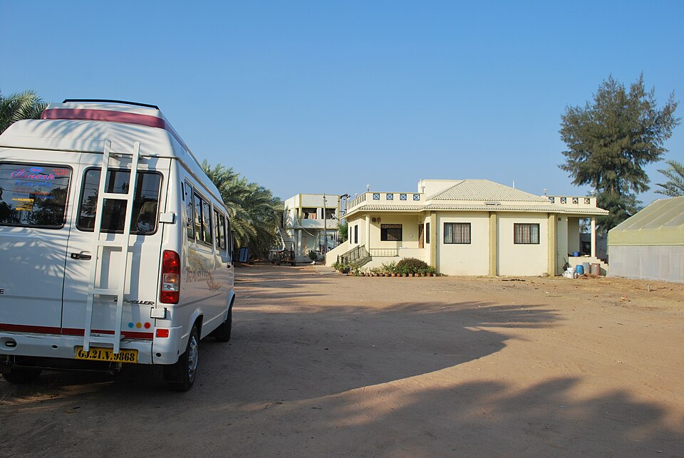 Bhuj — manufacturer and distributor portals for local businesses
