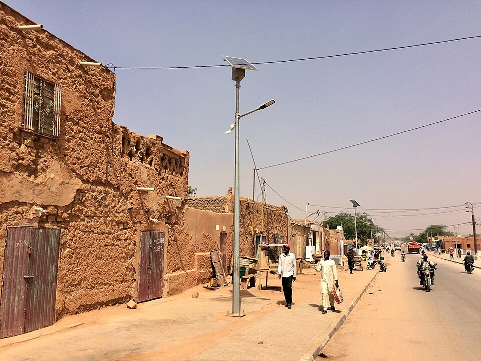 Agadez — local market for mobile commerce apps