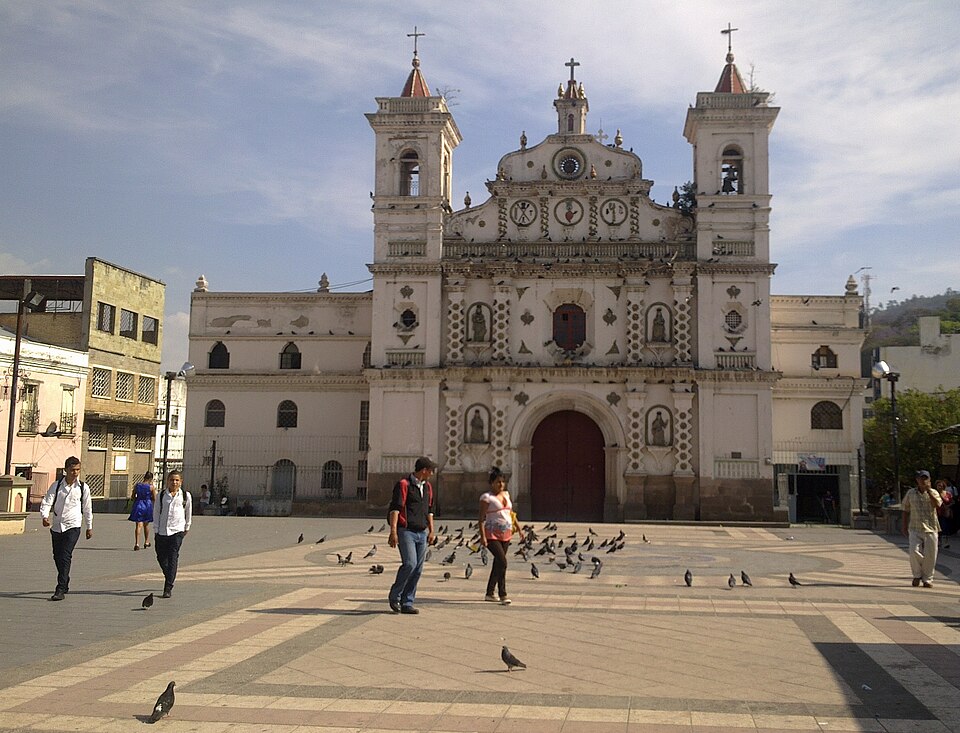 Honduras — local market for custom e-commerce platforms