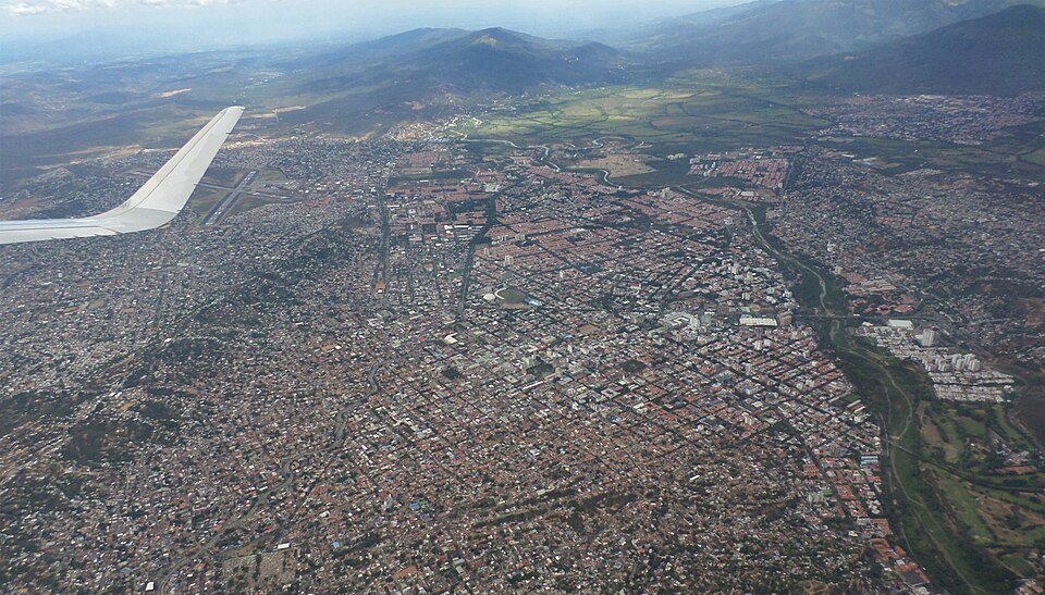 Cúcuta — international and multi-region stores for local businesses