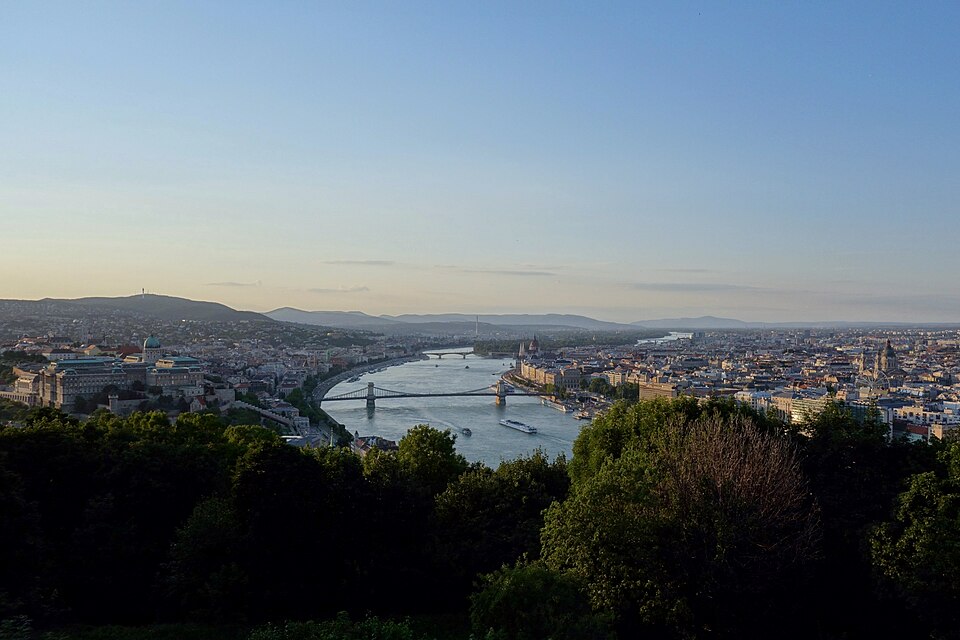 Budapest — manufacturer and distributor portals for local businesses