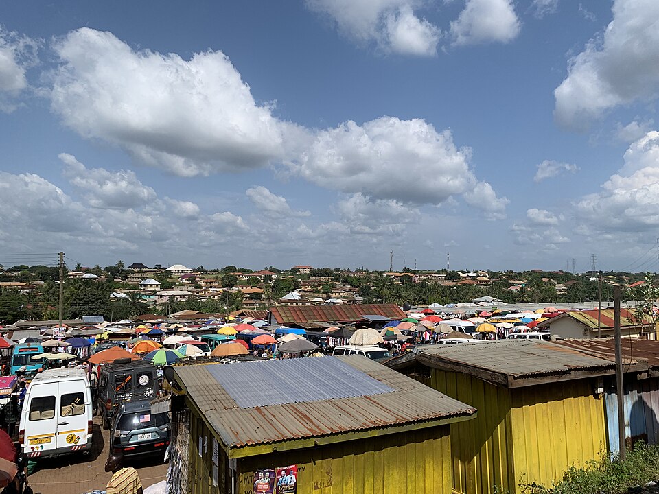 Sunyani — local market for custom e-commerce platforms