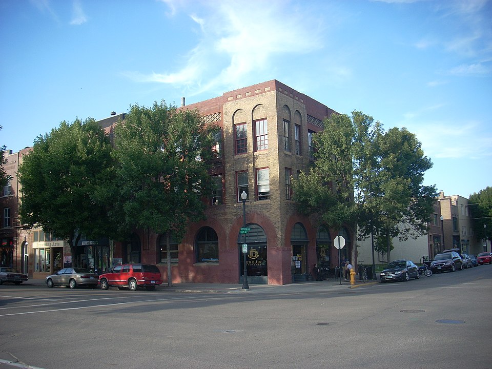 Grand Forks — local market for service booking platforms
