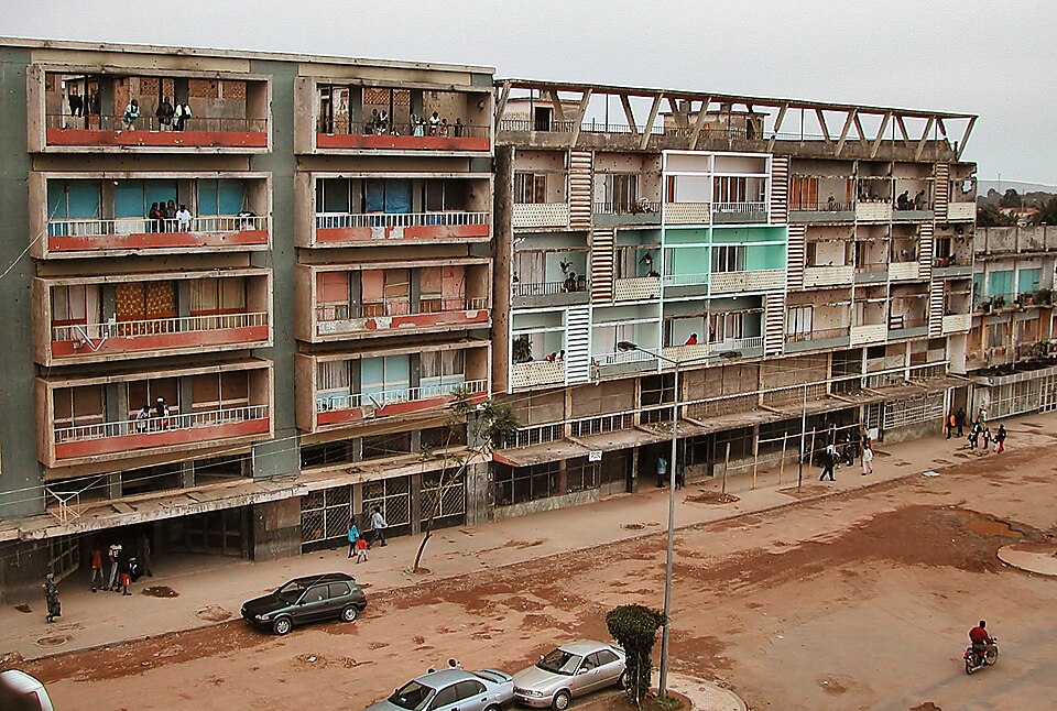 Huambo — local market for manufacturer and distributor portals