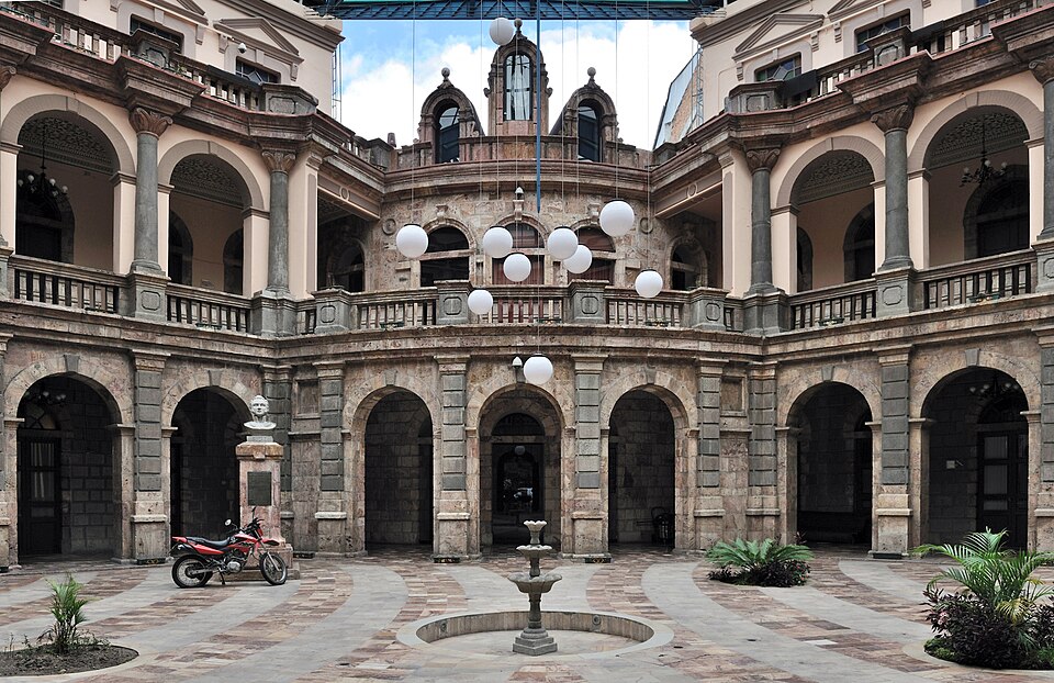 Cuenca — local market for subscription and membership platforms