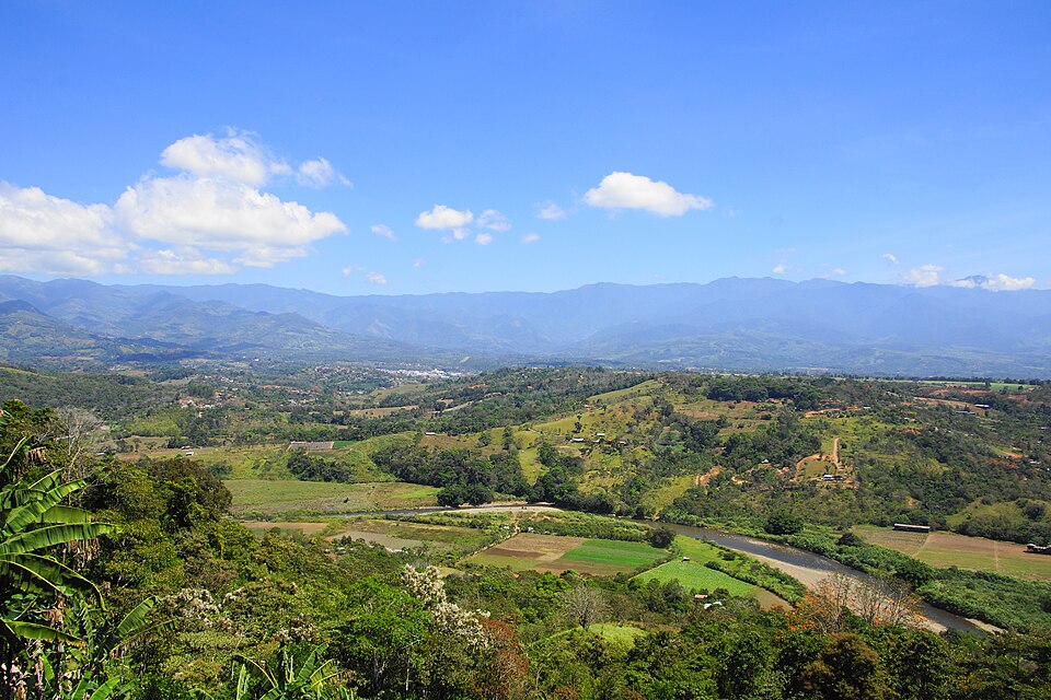 Costa Rica — multi-vendor marketplaces for local businesses