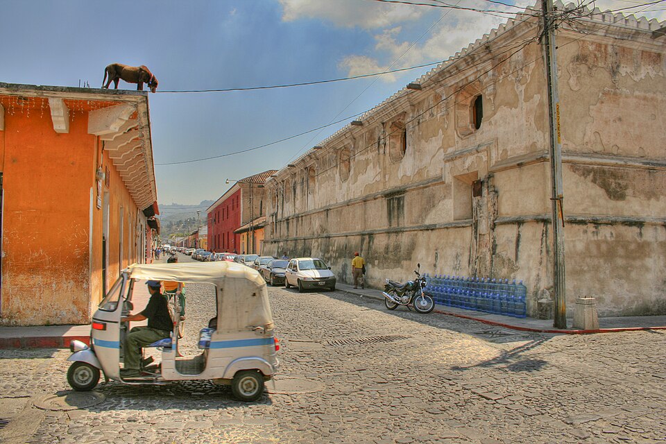Antigua Guatemala — local market for custom e-commerce platforms