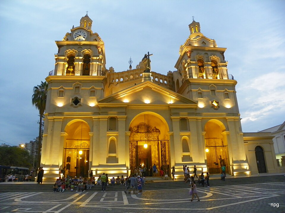 Córdoba — international and multi-region stores for local businesses
