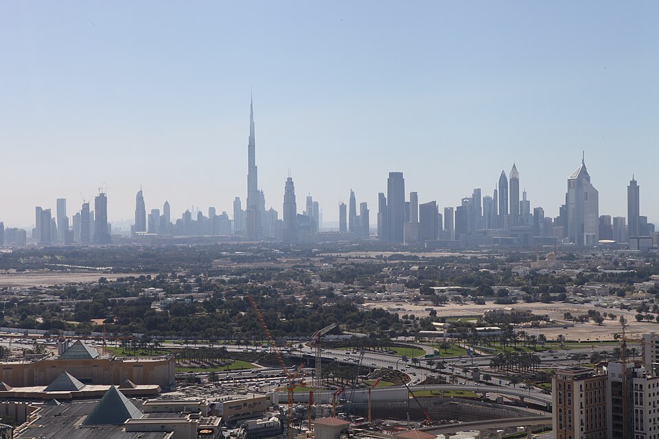 Dubai — local market for custom e-commerce platforms