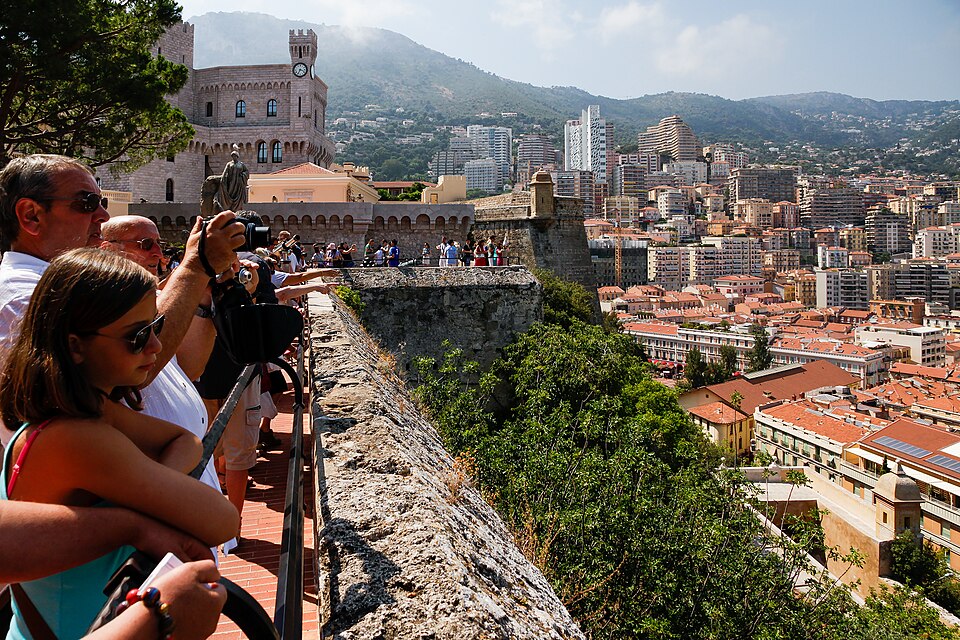 Monaco-Ville — local market for service booking platforms