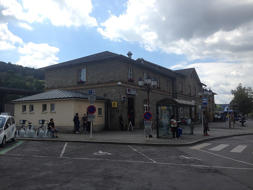 Ettelbruck — international and multi-region stores for local businesses