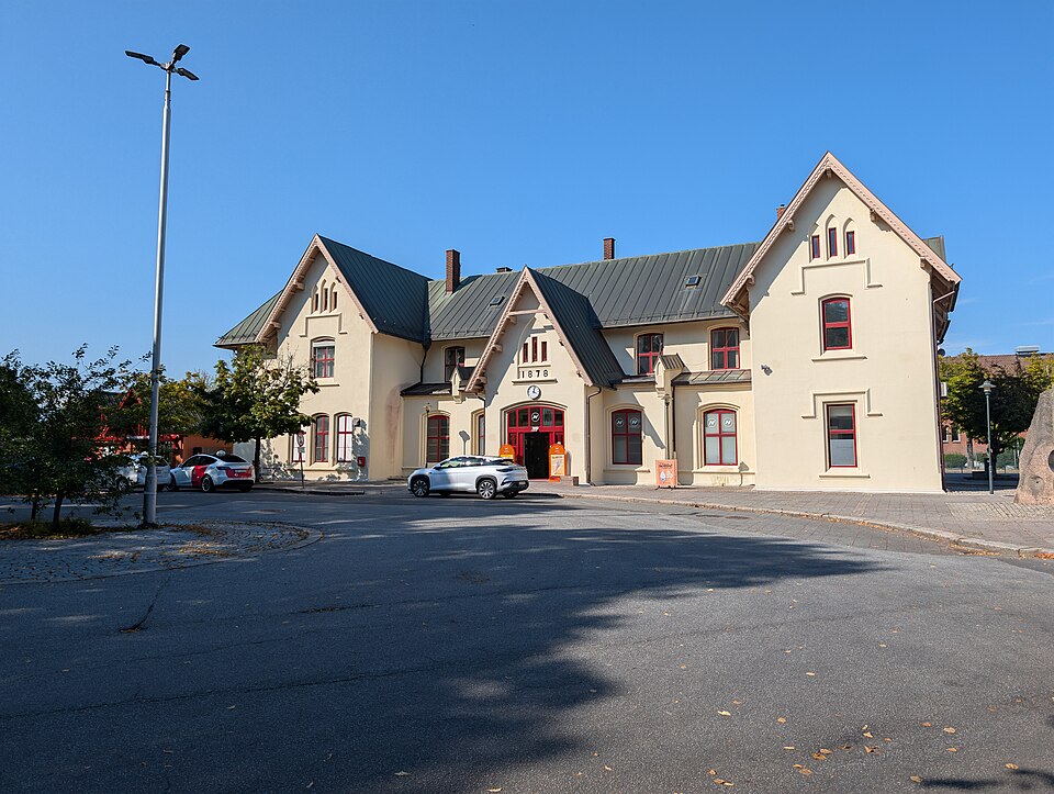 Fredrikstad — local market for mobile commerce apps