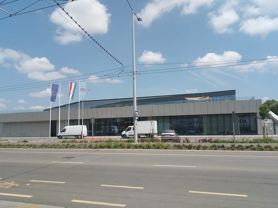Szeged — international and multi-region stores for local businesses