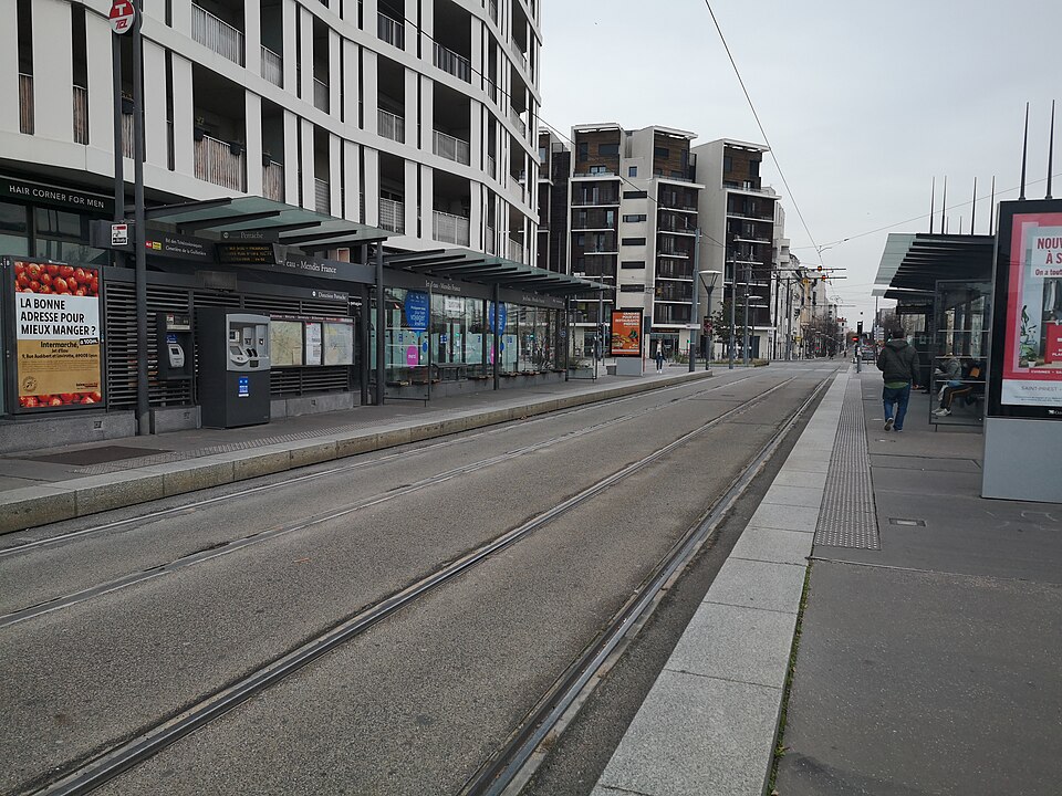 Lyon — local market for subscription and membership platforms