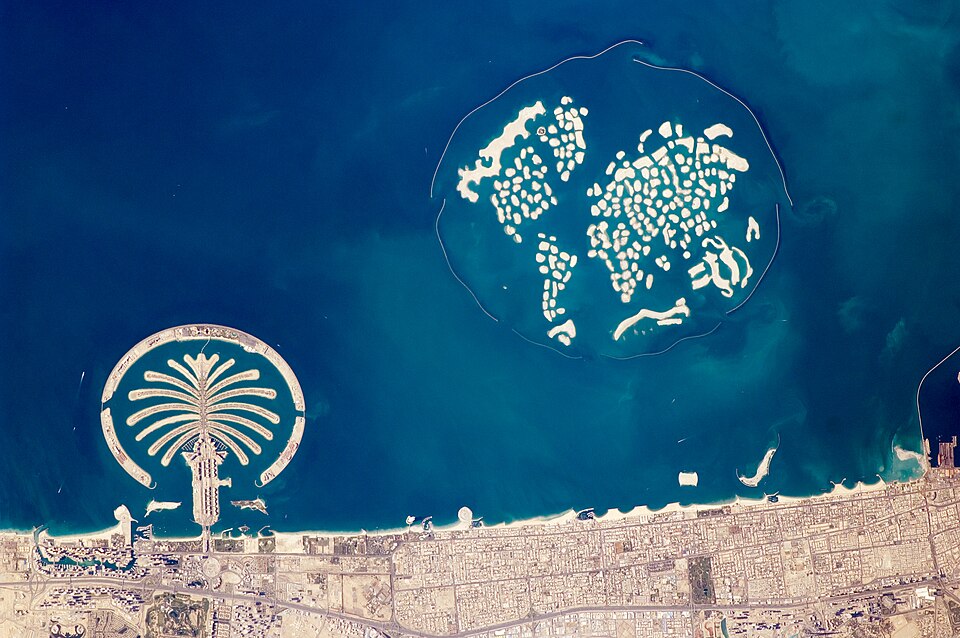 Dubai — local market for online stores