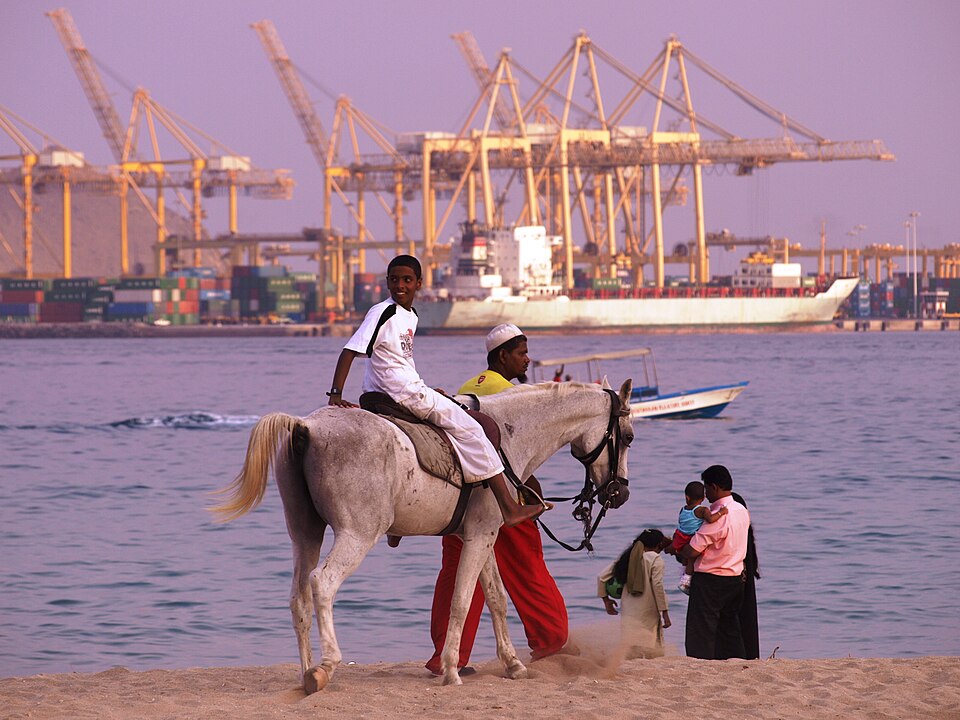 Khor Fakkan — manufacturer and distributor portals for local businesses