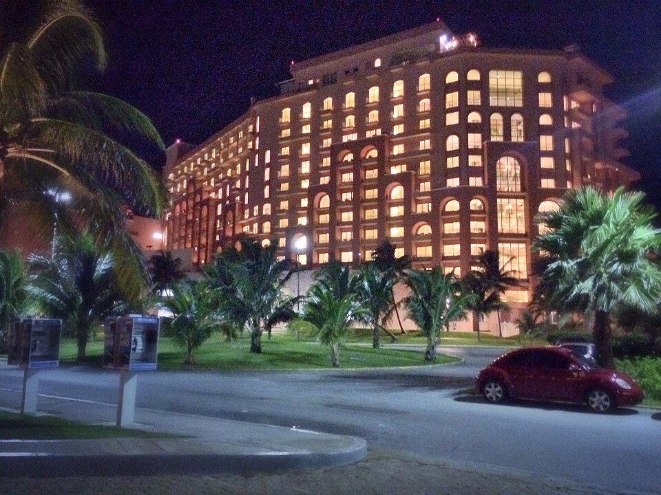 Cancún — multi-vendor marketplaces for local businesses