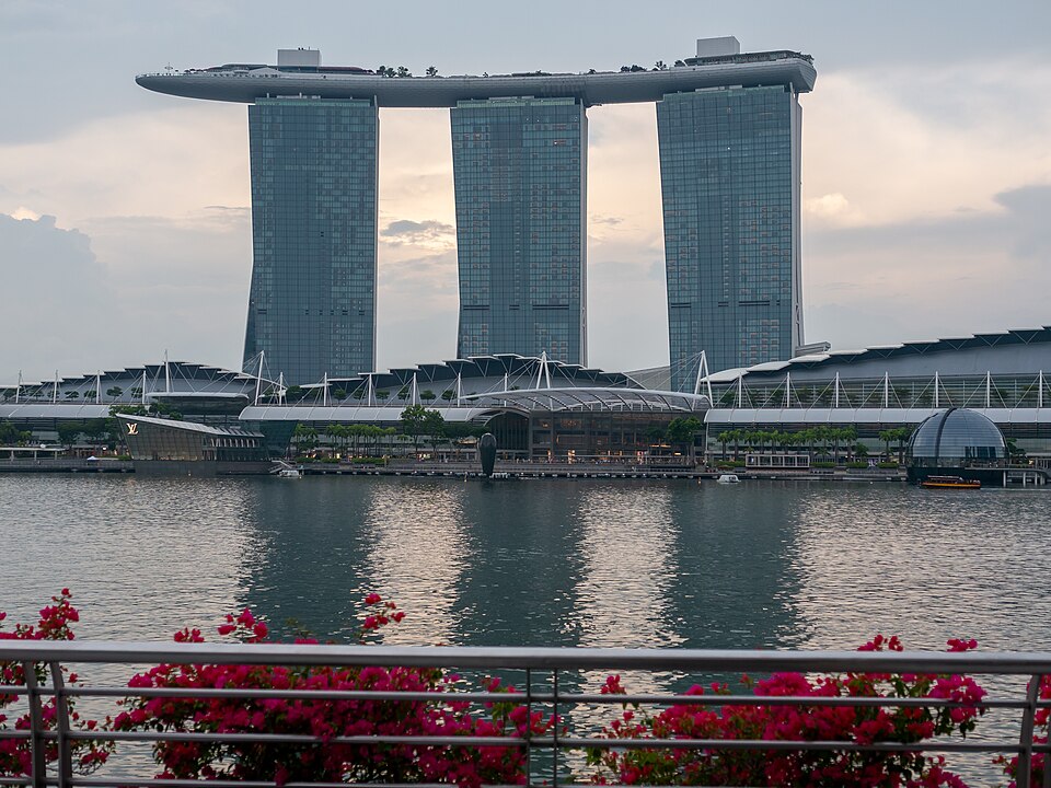 Marina Bay — service booking platforms for local businesses