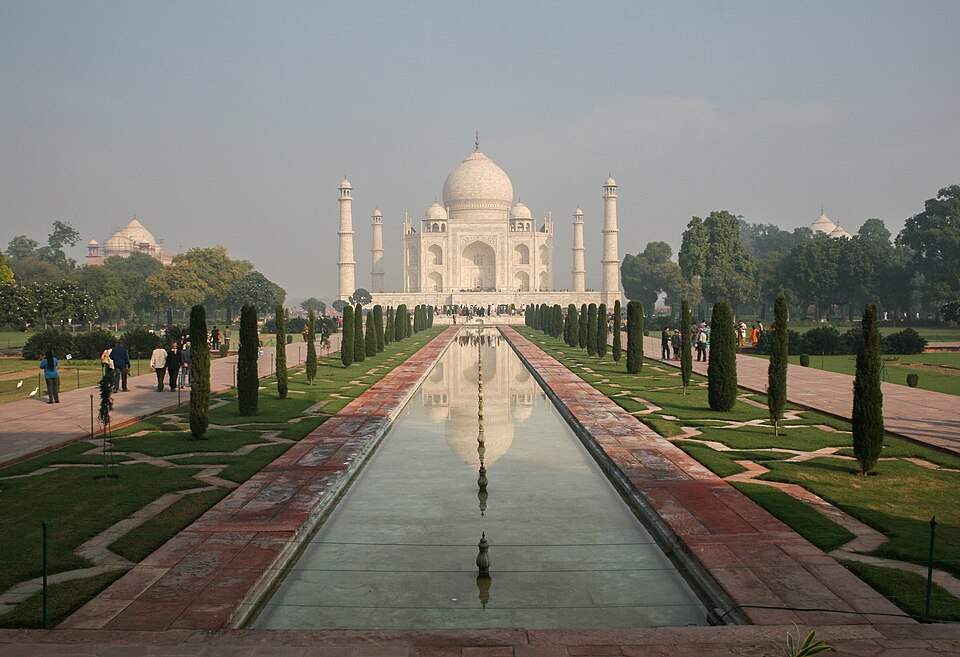 Agra — local market for subscription and membership platforms