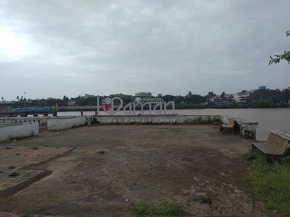 Daman — local market for B2B and wholesale portals