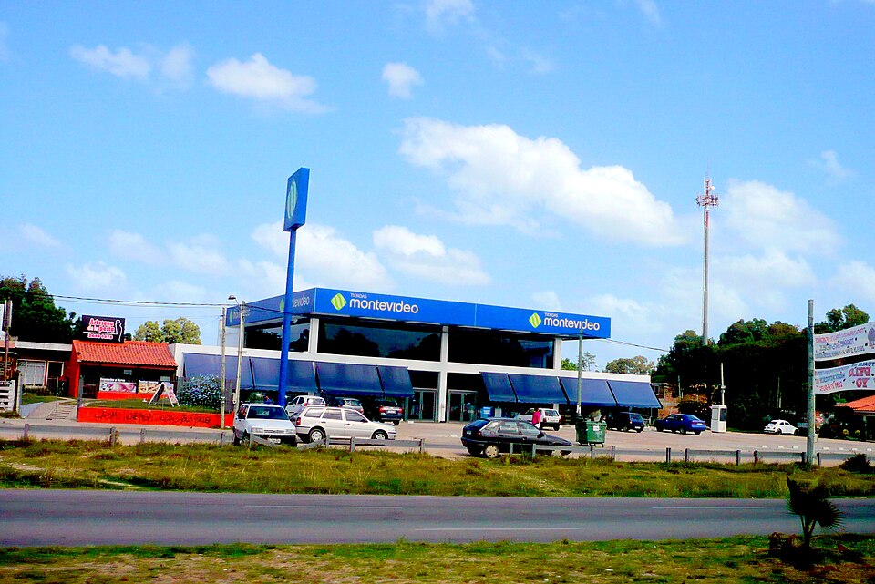 Ciudad de la Costa — local market for subscription and membership platforms