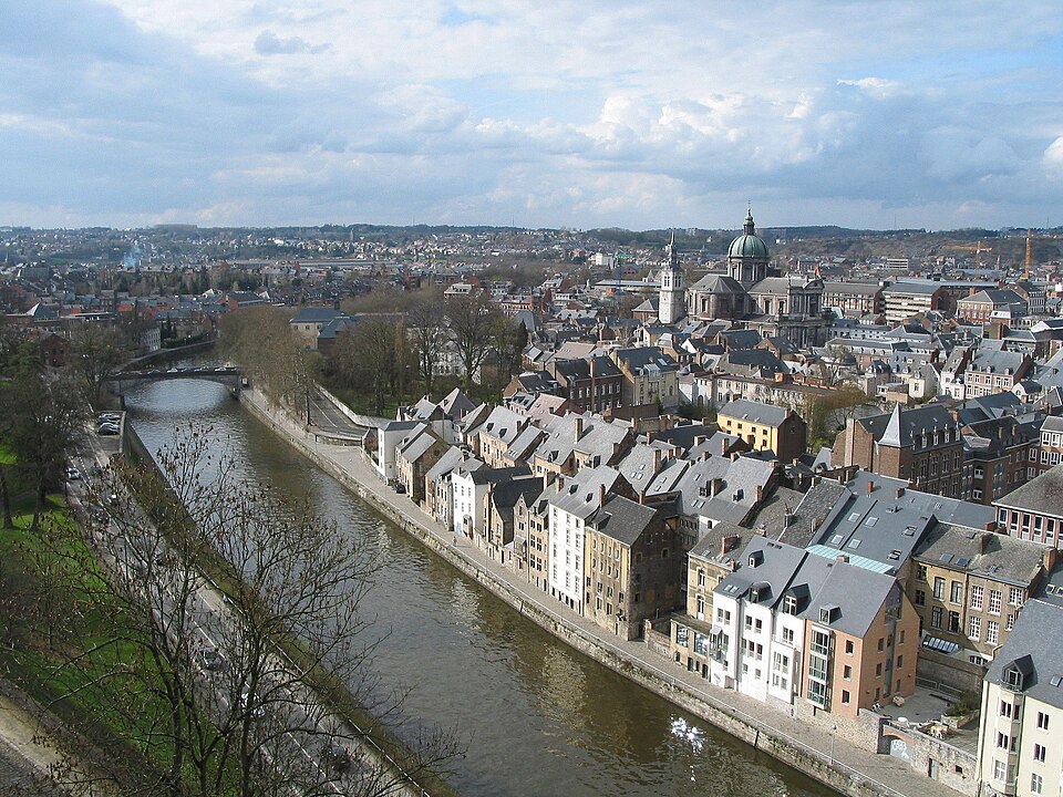 Namur — manufacturer and distributor portals for local businesses