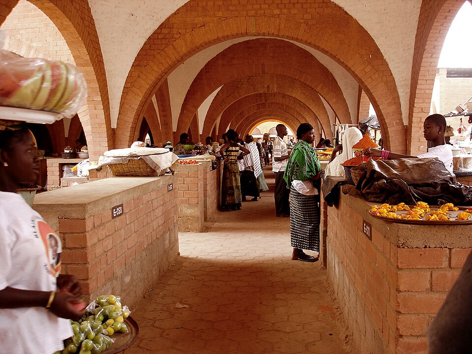 Koudougou — local market for online stores