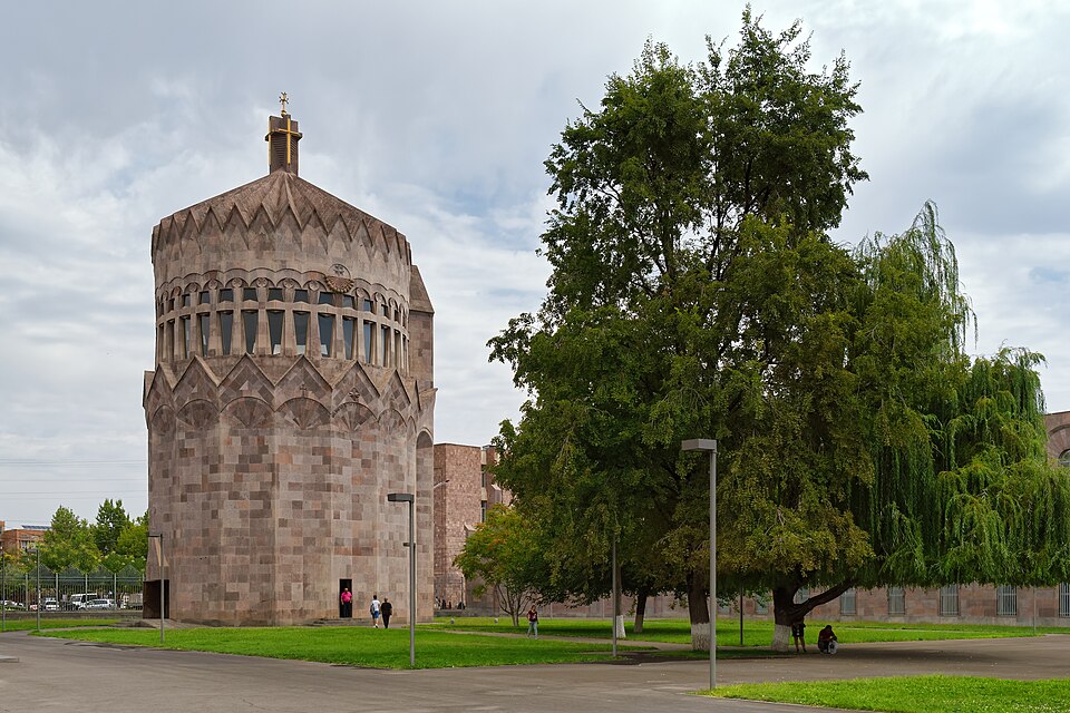 Vagharshapat — local market for B2B and wholesale portals