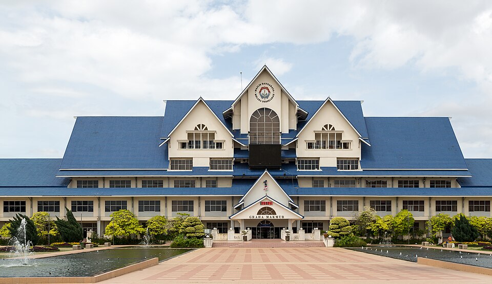 Kuching — international and multi-region stores for local businesses
