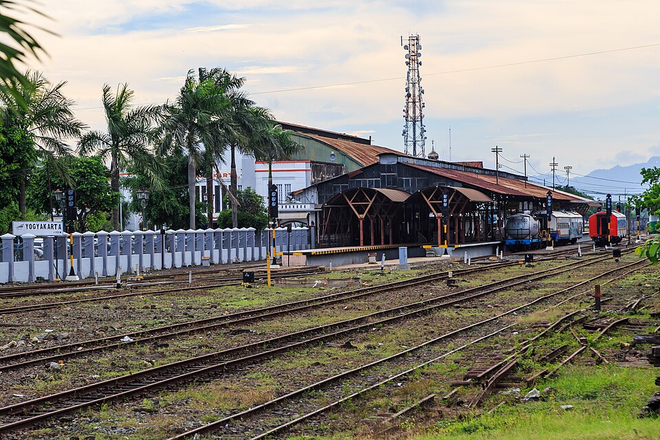 Indonesia — multi-vendor marketplaces for local businesses