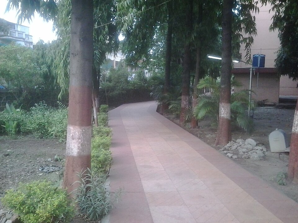 Akola — local market for manufacturer and distributor portals