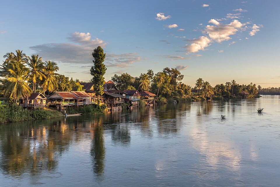 Laos — local market for multi-vendor marketplaces