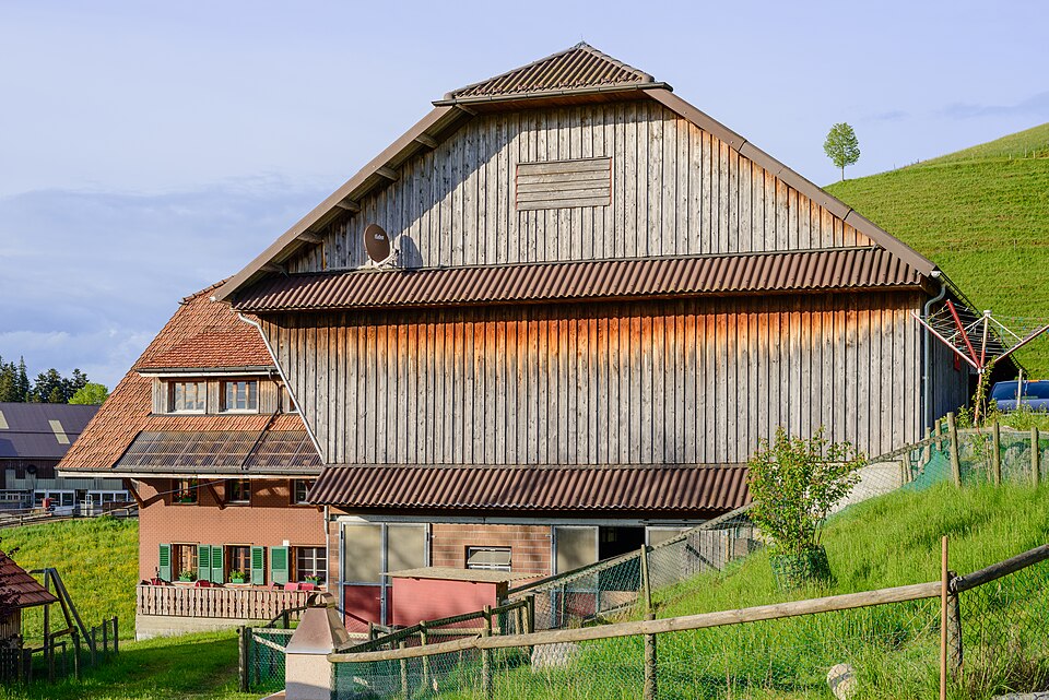 Lucerne — local market for manufacturer and distributor portals