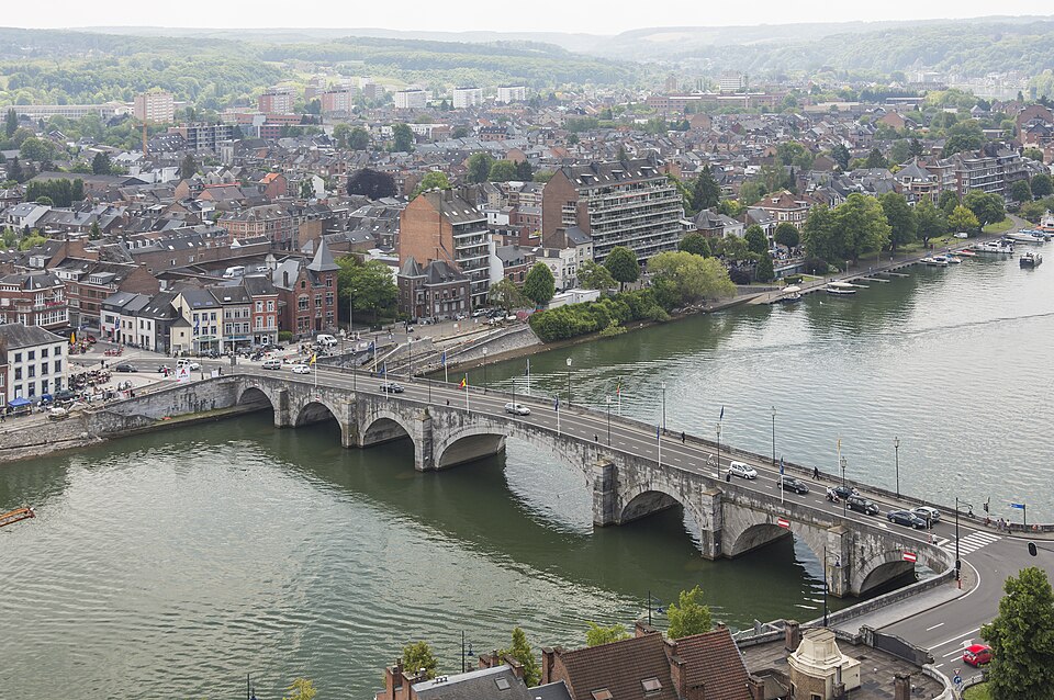 Namur — local market for international and multi-region stores