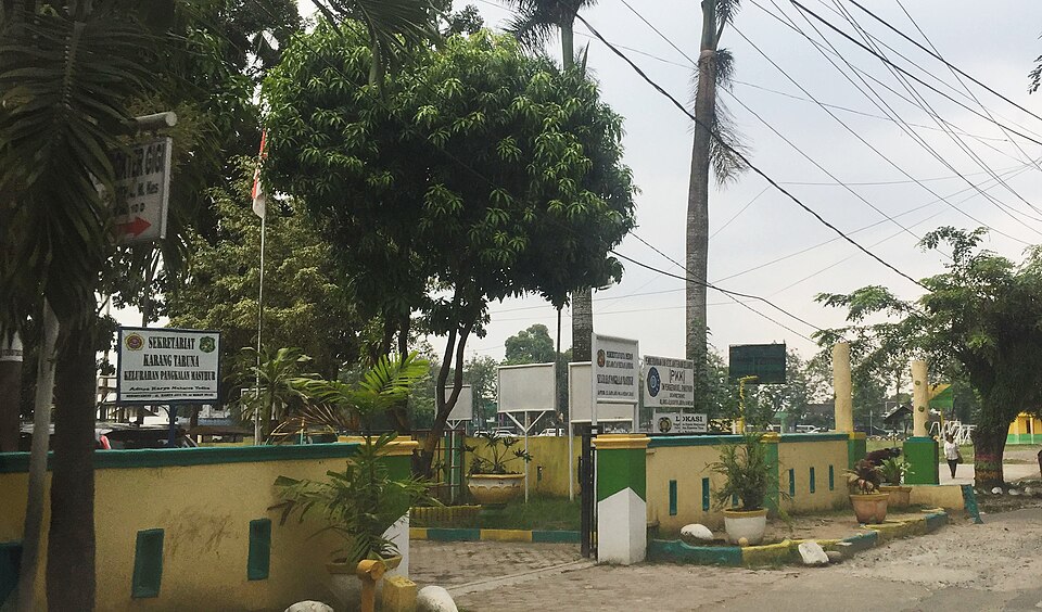 Medan — international and multi-region stores for local businesses