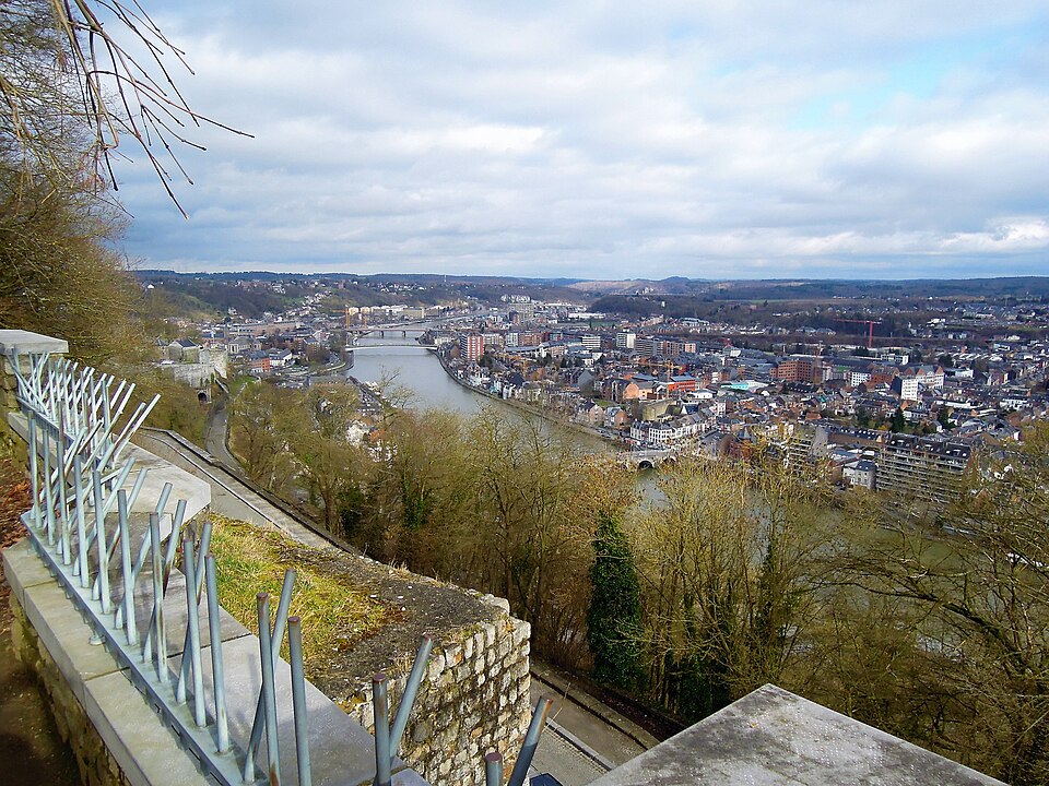 Namur — manufacturer and distributor portals for local businesses